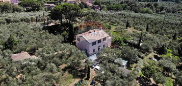 Villa in vendita a Calci