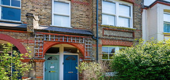 Maisonette for sale in Aylmer Road, London W12