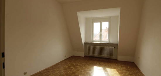 ***SCHÖNE 2 ZIMMER DACHGESCHOSSWOHNUNG***