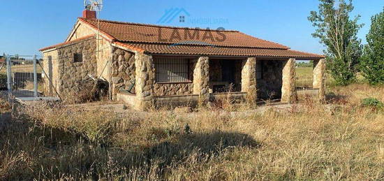 Casa rural en carretera Del Guadalperal en Peraleda de la Mata