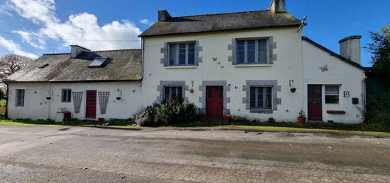 COTES D'DRMOR, Près de Corlay, Maison de 3 Chambres Avec Appartement 1 Chambre Attenant