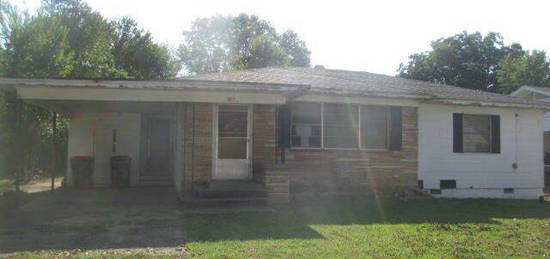 1004 N  Erie Ave, Russellville, AR 72801