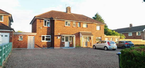 5 bedroom semi-detached house