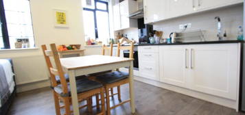 2 bed flat to rent