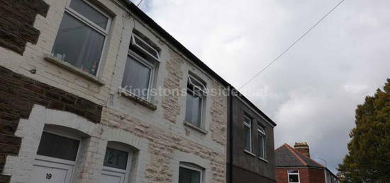 4 bedroom terraced house