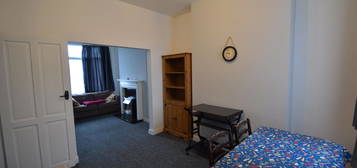 2 bed terraced house to rent