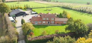 6 bedroom detached house for sale