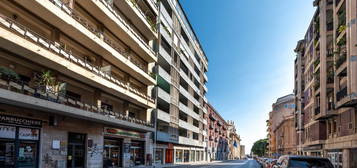 Ampio quadrivano con terrazza e posto auto