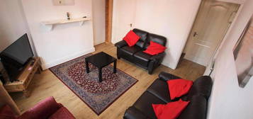 4 bedroom terraced house to rent