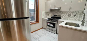 61-01 Menahan St #2F, Ridgewood, NY 11385