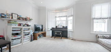 3 bedroom flat to rent