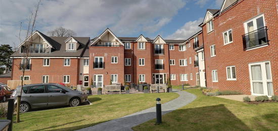 Flat for sale in Cedar Avenue, Alsager, Cheshire ST7