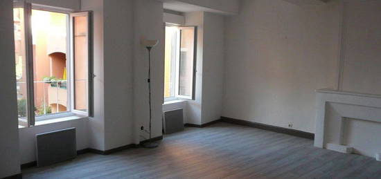 T2 bis spacieux centre ville Privas - Direct Propriétaire - Disponible 01/11/2024