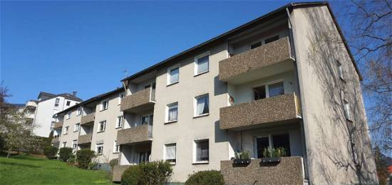 Vollständig renovierte 3-Zimmer-Wohnung mit Balkon in zentraler Lage von Leverkusen-Schlebusch!