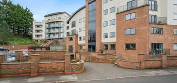 Flat to rent in Brookside Court, Brook Street HP23