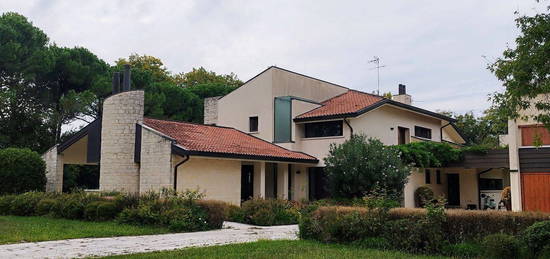 Villa in vendita in via Attilio Basso