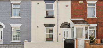 2 bedroom terraced house