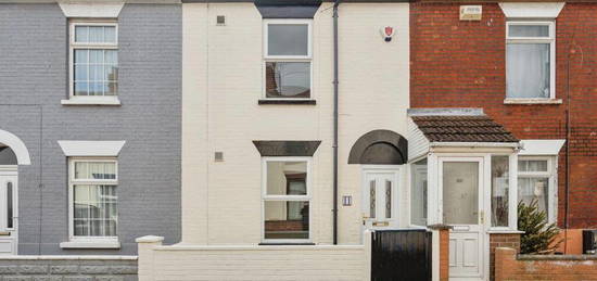 2 bedroom terraced house