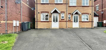 3 bed semi-detached house to rent