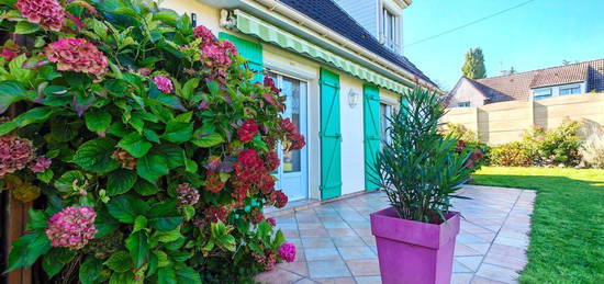 Maison soignée avec terrasses et jardin proche des commodités