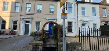 2 bed flat to rent