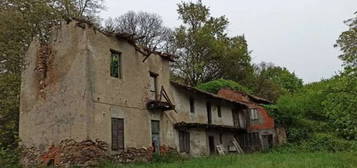 Casale/cascina all'asta in via Umberto I