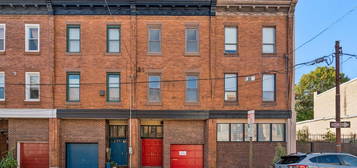 774 S 5th St, Philadelphia, PA 19147