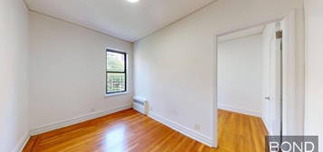 222 E 87th St Apt 3A, Manhattan, NY 10128