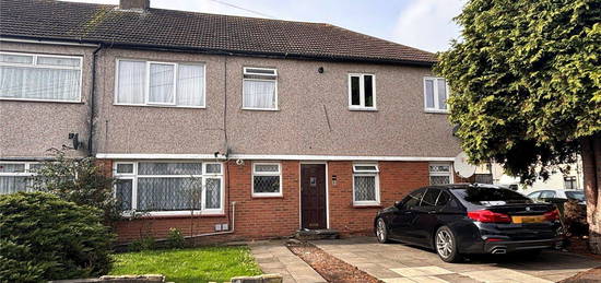 Flat for sale in Temple Avenue, Dagenham RM8