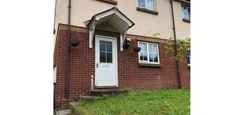 3 bed semi-detached house to rent