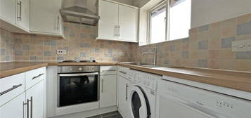 Flat to rent in Manhattan Court, Tongdean Lane, Brighton BN1