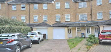 4 bed town house to rent