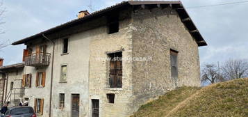 Casale/cascina in vendita in via Castello s.n.c