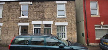 2 bedroom end of terrace house