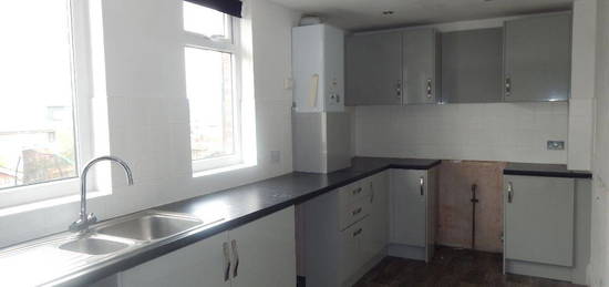 Terraced house to rent in Highfield Terrace, Thornhill Lees, Dewsbury WF12