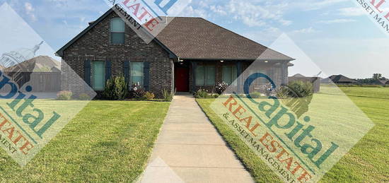 20825 Fall Creek Dr, Harrah, OK 73045