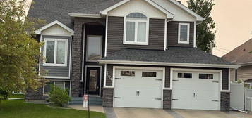7021 Cobb Street, Lacombe, Alberta