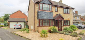 4 bed detached house for sale