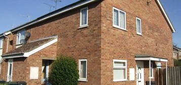 Flat to rent in Boulters Close, Stowmarket IP14