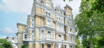 Flat to rent in Cornwall Gardens, South Kensington, London SW7