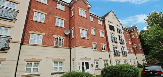 Flat to rent in Astley Brook Close, Bolton BL1