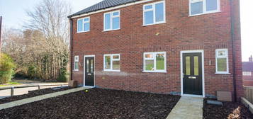 3 bed semi-detached house to rent