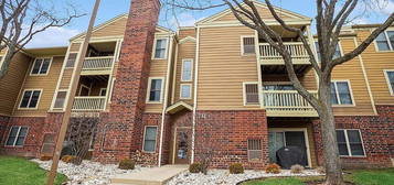 211 Glengarry Dr #206, Bloomingdale, IL 60108