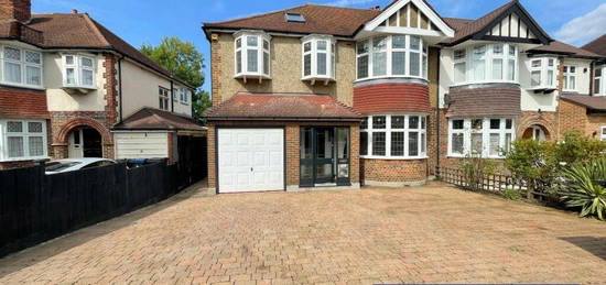 6 bedroom semi-detached house