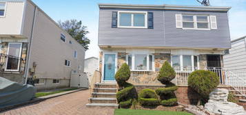 130 La Guardia Ave, Staten Island, NY 10314