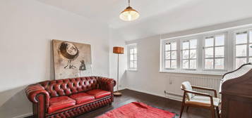 Flat to rent in Rossetti House, Erasmus Street, Westminster, London SW1P