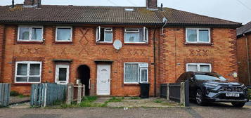 Terraced house to rent in Martival, Leicester LE5