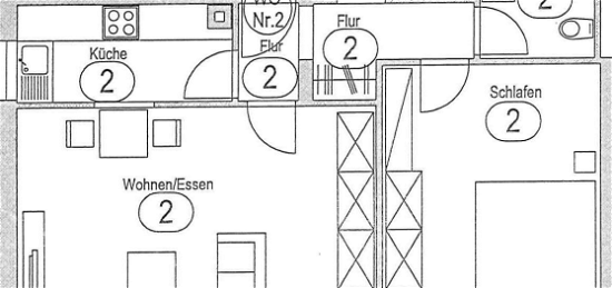 Helle und geräumige 2,5 Zi. Erdgeschosswohnung mit Abstellraum und Außenstellplatz