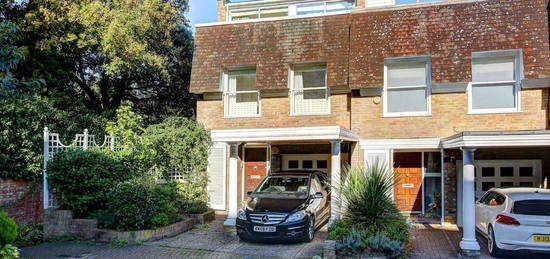 Terraced house to rent in Welford Place, London SW19