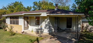 304 Christopher St, Cave City, AR 72521